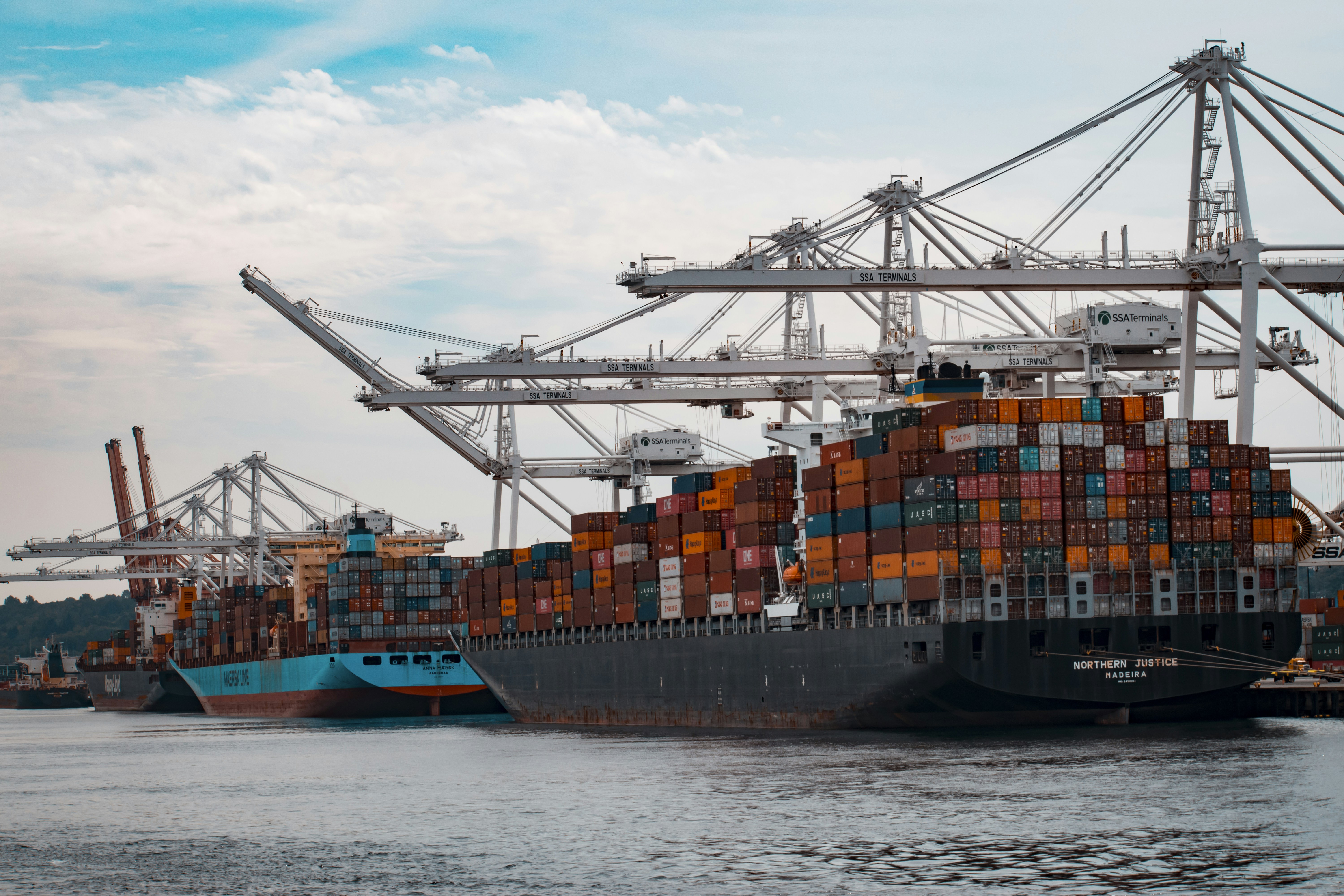 Dịch Vụ Logistics Và Vận Tải Đường Biển